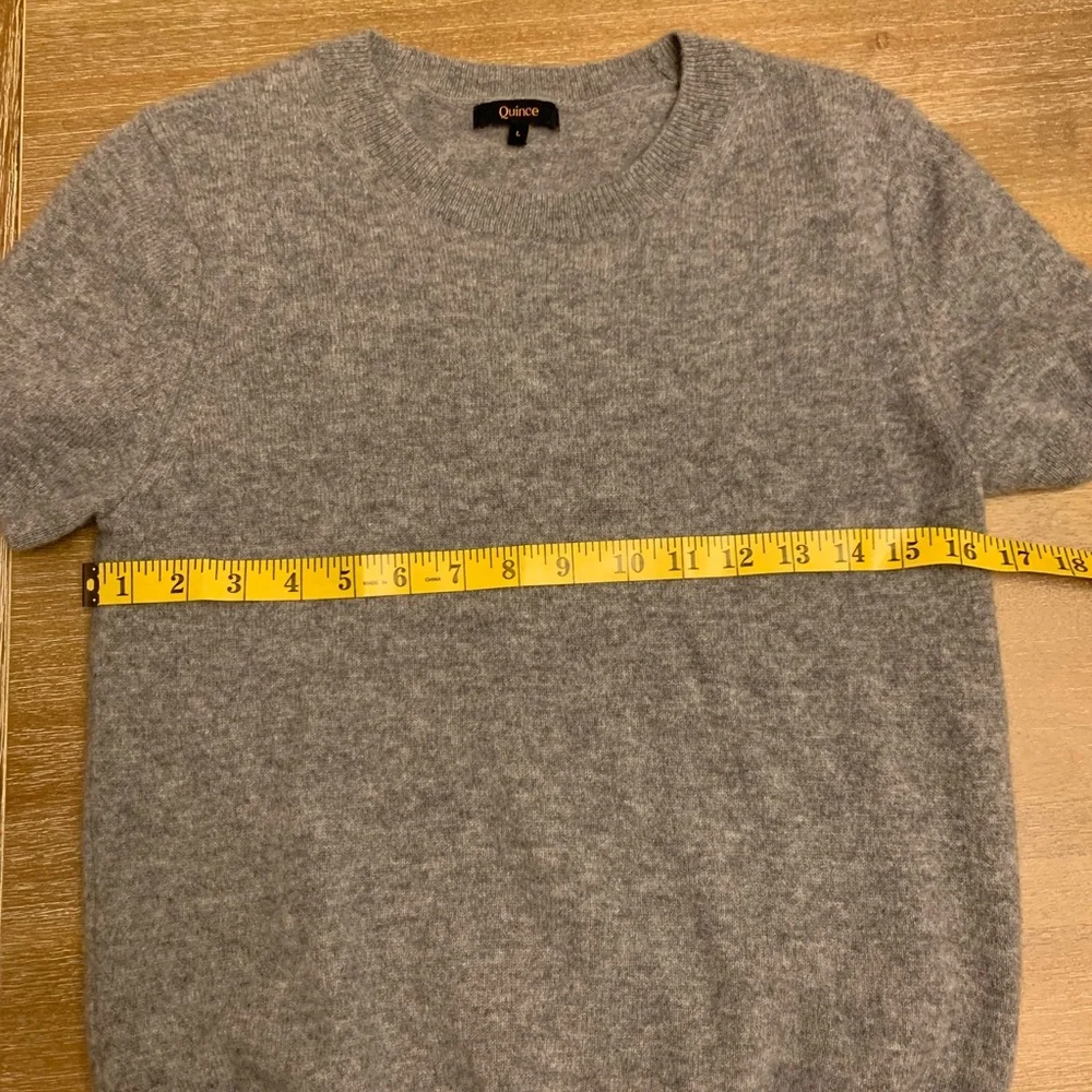 Quince   Mongolian Heather Gray  Cashmere Sweater - Picture 4 of 10